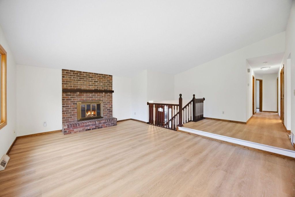 8818 N Brook Avenue N, Brooklyn Park, MN 55428 — photo 5