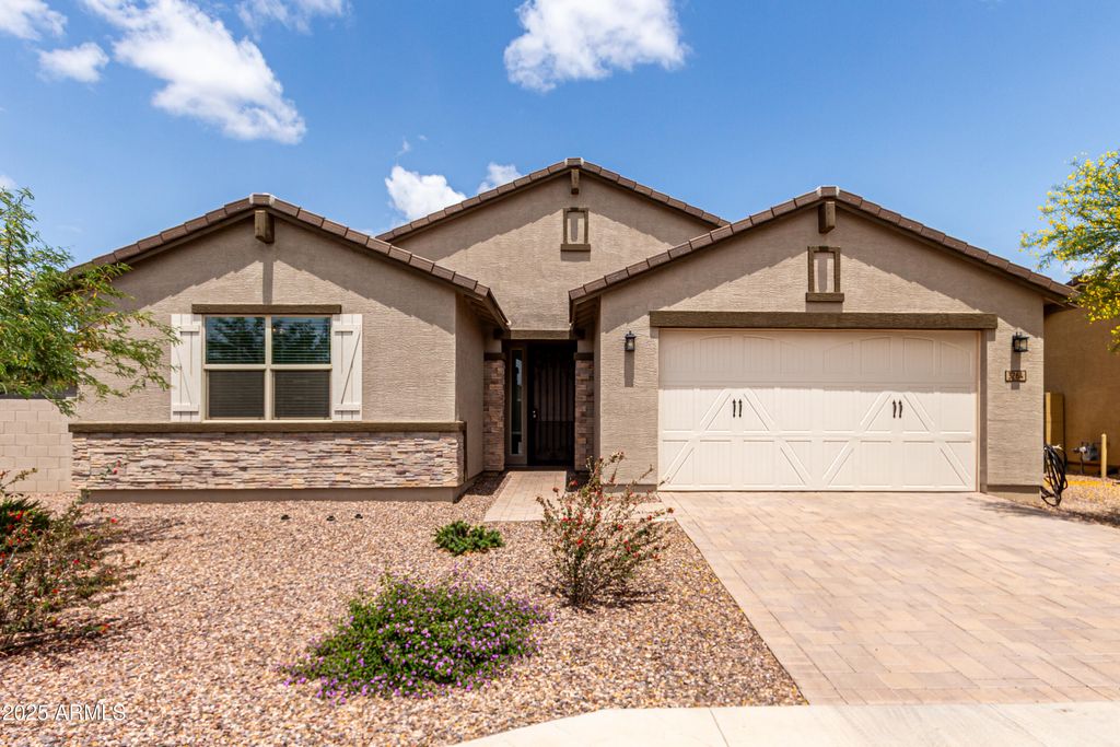 3264 E LUNA Drive, San Tan Valley, AZ 85143