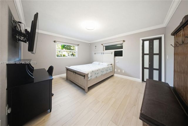 300 NE 175th St, North Miami Beach, FL 33162