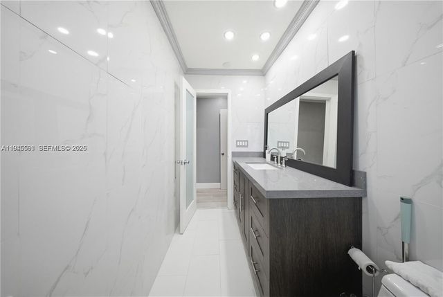 300 NE 175th St, North Miami Beach, FL 33162