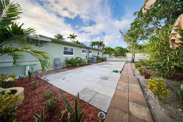 300 NE 175th St, North Miami Beach, FL 33162