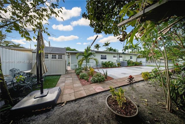 300 NE 175th St, North Miami Beach, FL 33162