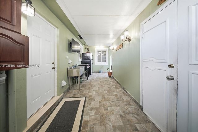 300 NE 175th St, North Miami Beach, FL 33162