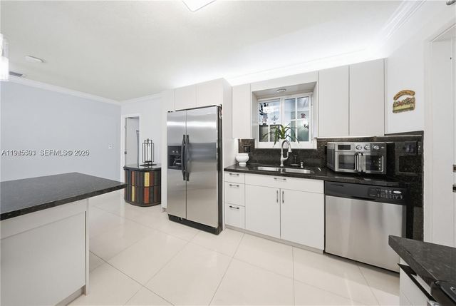 300 NE 175th St, North Miami Beach, FL 33162