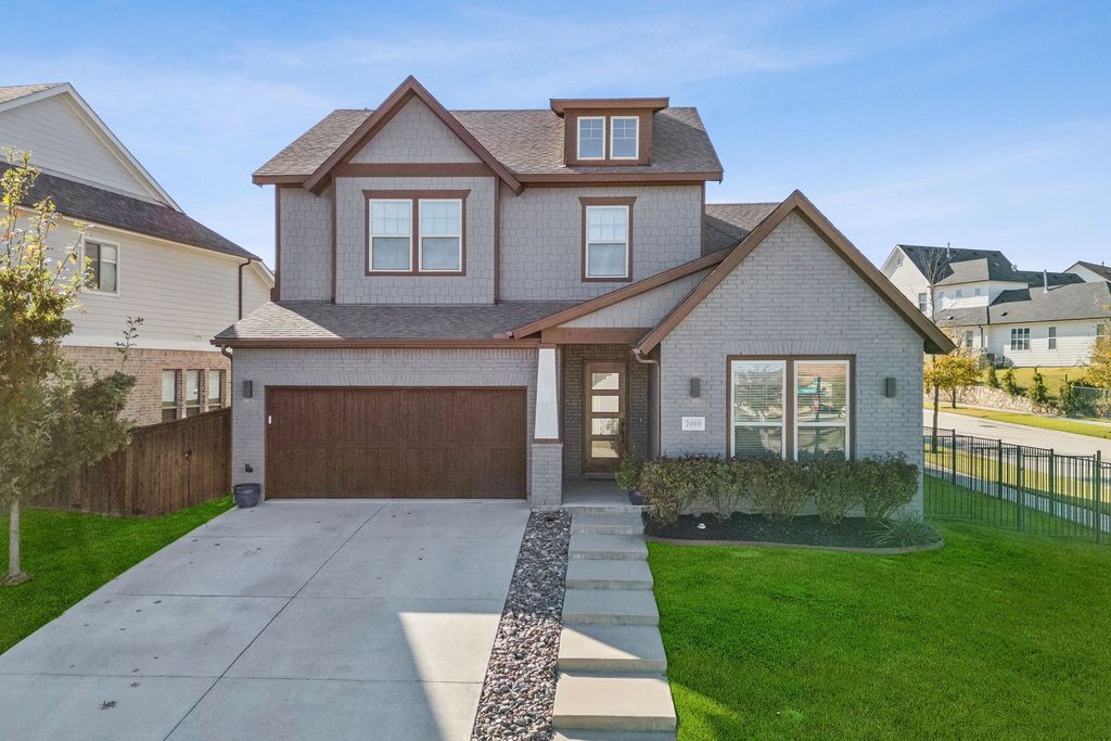 2000 Crescent Street, Fort Worth, TX 76008