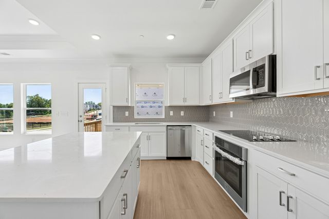 2560 Peaceful Valley Drive, Columbia, TN 38401