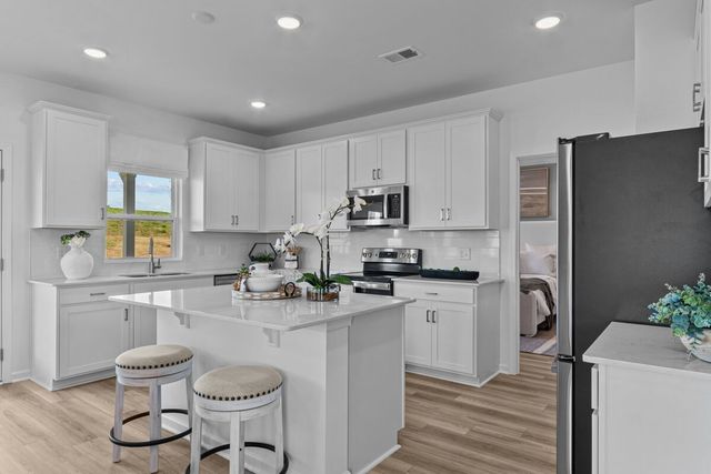 2560 Peaceful Valley Drive, Columbia, TN 38401