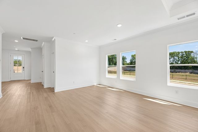 2560 Peaceful Valley Drive, Columbia, TN 38401