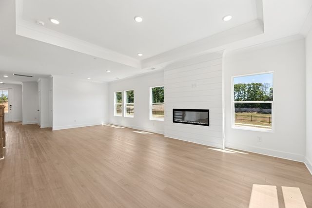 2560 Peaceful Valley Drive, Columbia, TN 38401