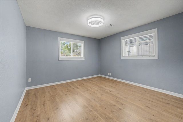 1023 S B Street, Rogers, AR 72756