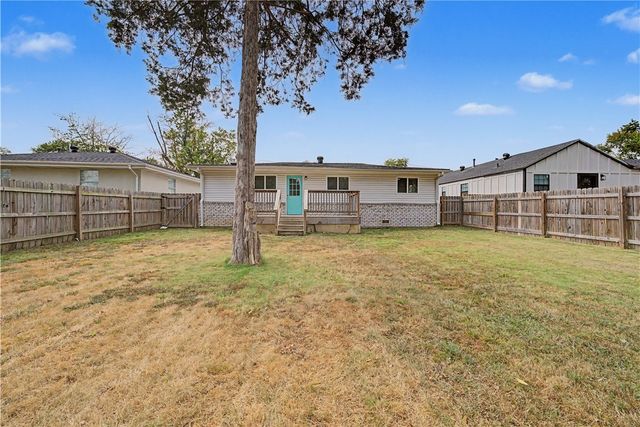 1023 S B Street, Rogers, AR 72756