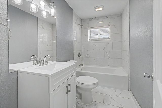 1023 S B Street, Rogers, AR 72756