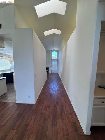 5001 Meadow Pass Way, Antelope, CA 95843