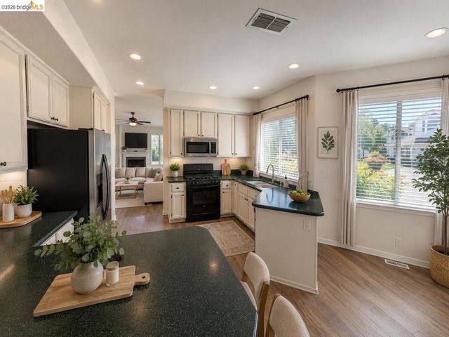 5001 Meadow Pass Way, Antelope, CA 95843
