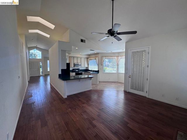 5001 Meadow Pass Way, Antelope, CA 95843