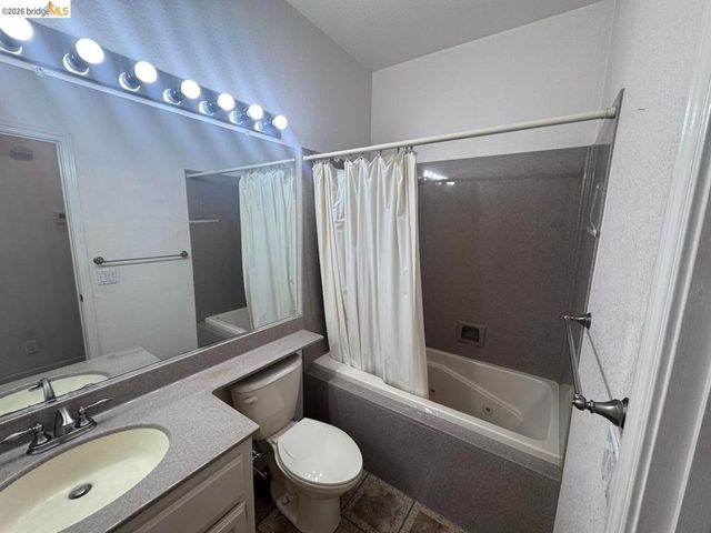 5001 Meadow Pass Way, Antelope, CA 95843