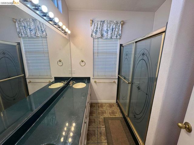 5001 Meadow Pass Way, Antelope, CA 95843
