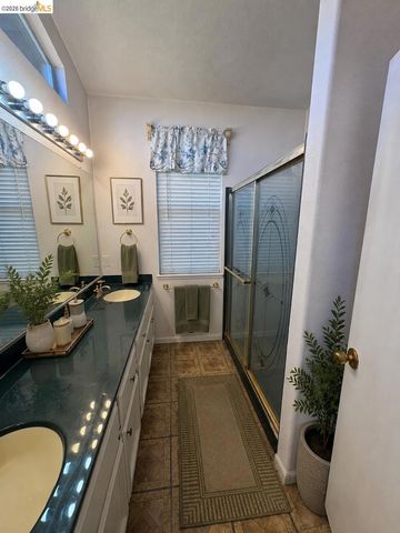 5001 Meadow Pass Way, Antelope, CA 95843