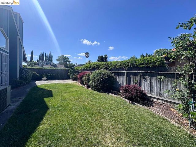 5001 Meadow Pass Way, Antelope, CA 95843