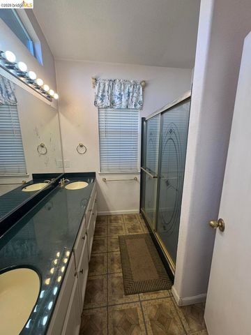5001 Meadow Pass Way, Antelope, CA 95843