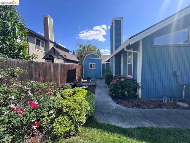 5001 Meadow Pass Way, Antelope, CA 95843