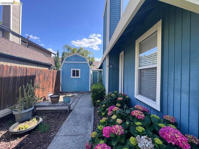 5001 Meadow Pass Way, Antelope, CA 95843