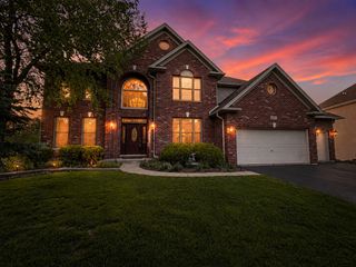 261 Johnson Woods Drive, Batavia, IL 60510