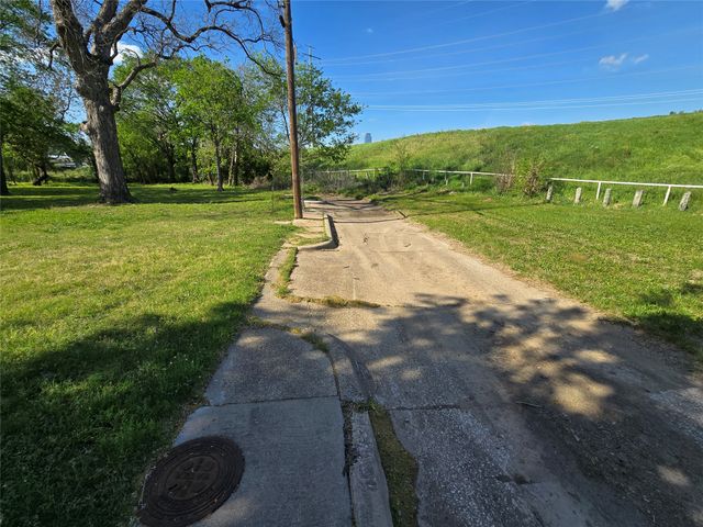 823 Millard Street, Dallas, TX 75203