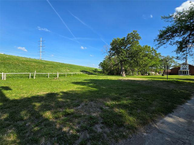 823 Millard Street, Dallas, TX 75203