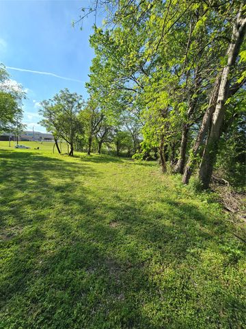 823 Millard Street, Dallas, TX 75203