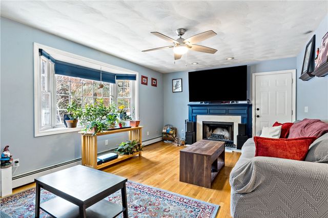 5 Brackenhill Court, Richmond, RI 02812