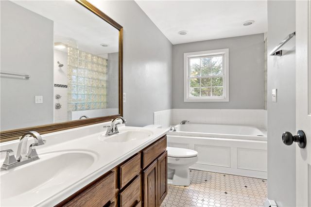 5 Brackenhill Court, Richmond, RI 02812