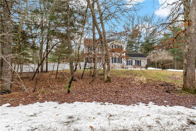 5 Brackenhill Court, Richmond, RI 02812
