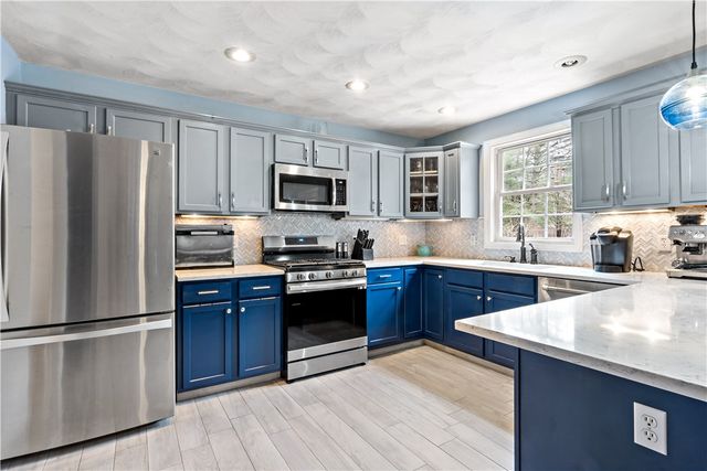 5 Brackenhill Court, Richmond, RI 02812