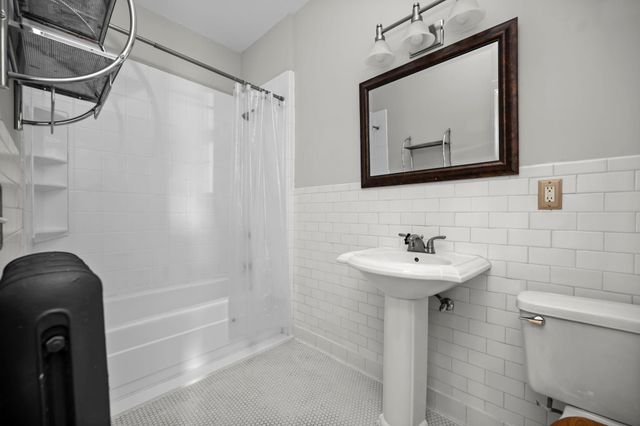 2218 Nicollet Avenue 1, Minneapolis, MN 55404