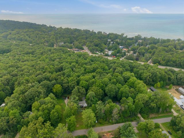 15752 Locke Road, Union Pier, MI 49129