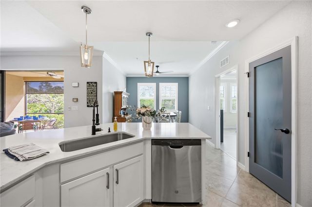 10055 CROOKED CREEK DRIVE 102, Venice, FL 34293