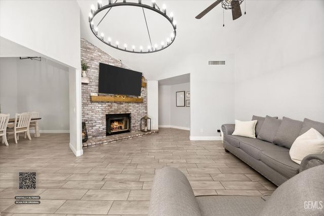 13909 Veracruz Drive, Bakersfield, CA 93314