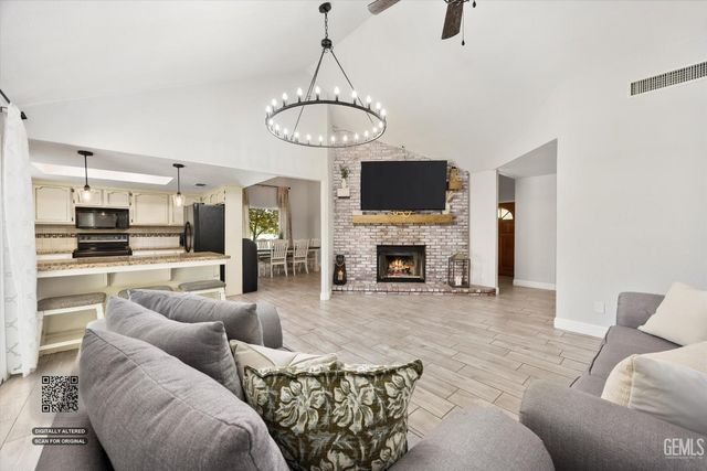 13909 Veracruz Drive, Bakersfield, CA 93314