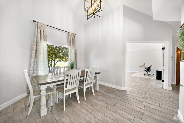 13909 Veracruz Drive, Bakersfield, CA 93314