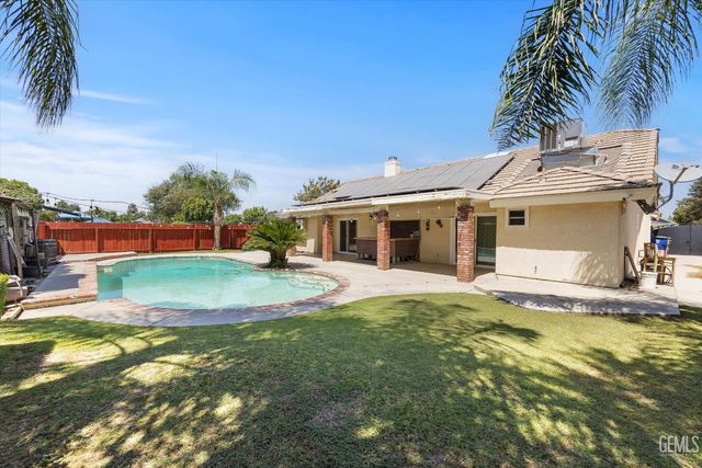 13909 Veracruz Drive, Bakersfield, CA 93314