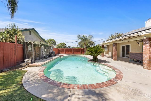 13909 Veracruz Drive, Bakersfield, CA 93314
