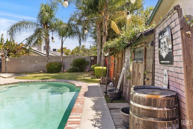13909 Veracruz Drive, Bakersfield, CA 93314