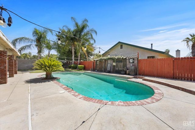 13909 Veracruz Drive, Bakersfield, CA 93314