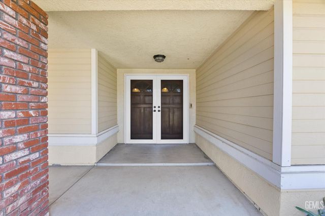 13909 Veracruz Drive, Bakersfield, CA 93314