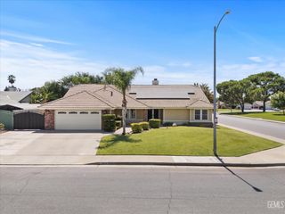 13909 Veracruz Drive, Bakersfield, CA 93314