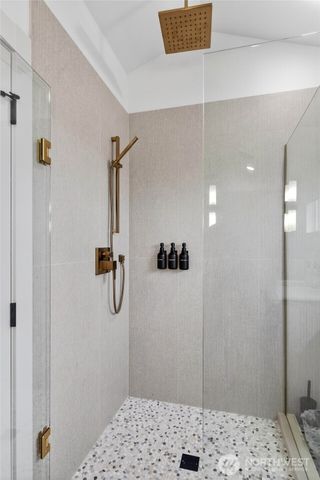 8647 B 18th Avenue SW, Seattle, WA 98106