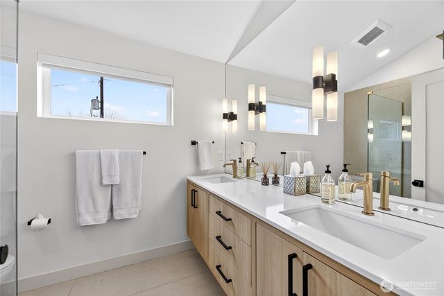 8647 B 18th Avenue SW, Seattle, WA 98106