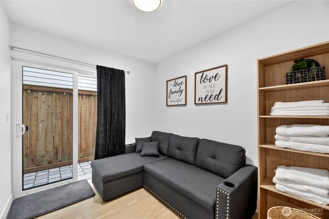 8647 B 18th Avenue SW, Seattle, WA 98106