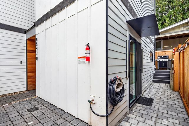 8647 B 18th Avenue SW, Seattle, WA 98106